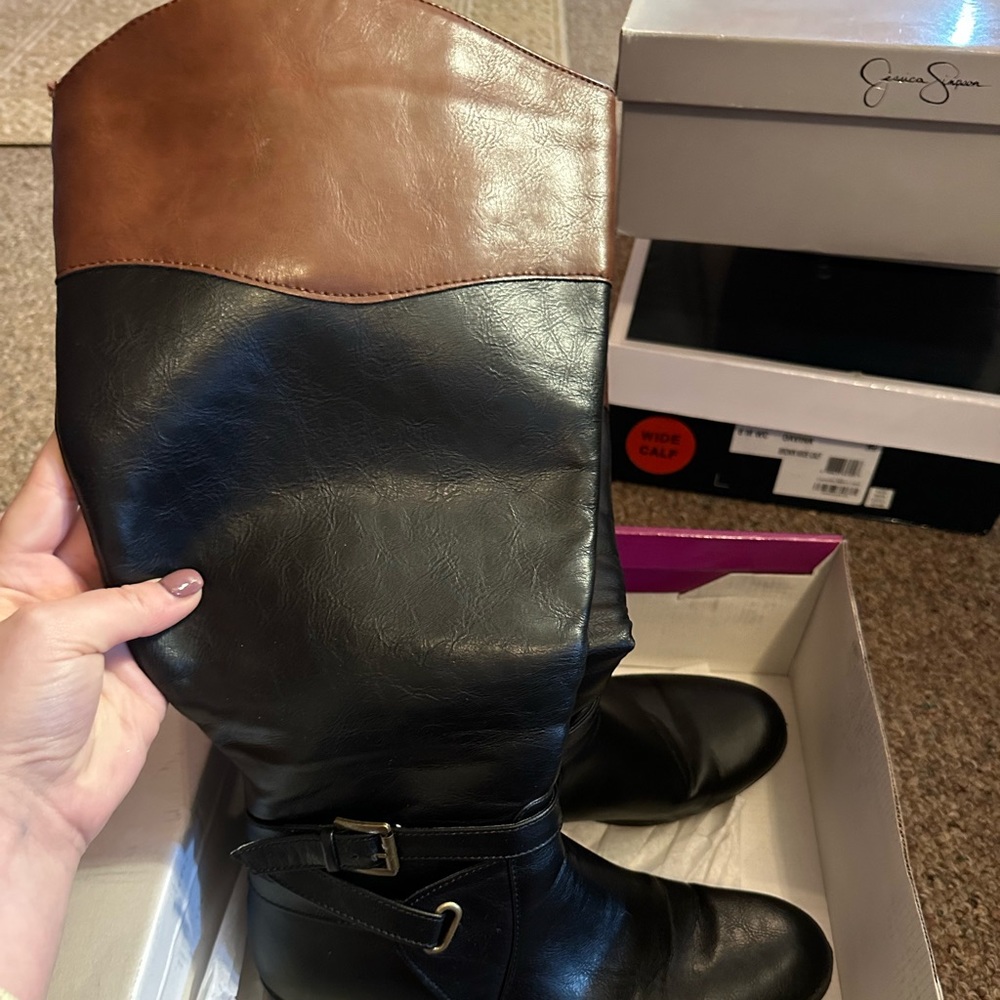 Rampage women’s size 8.5 Wide Claf Dual Color Boot